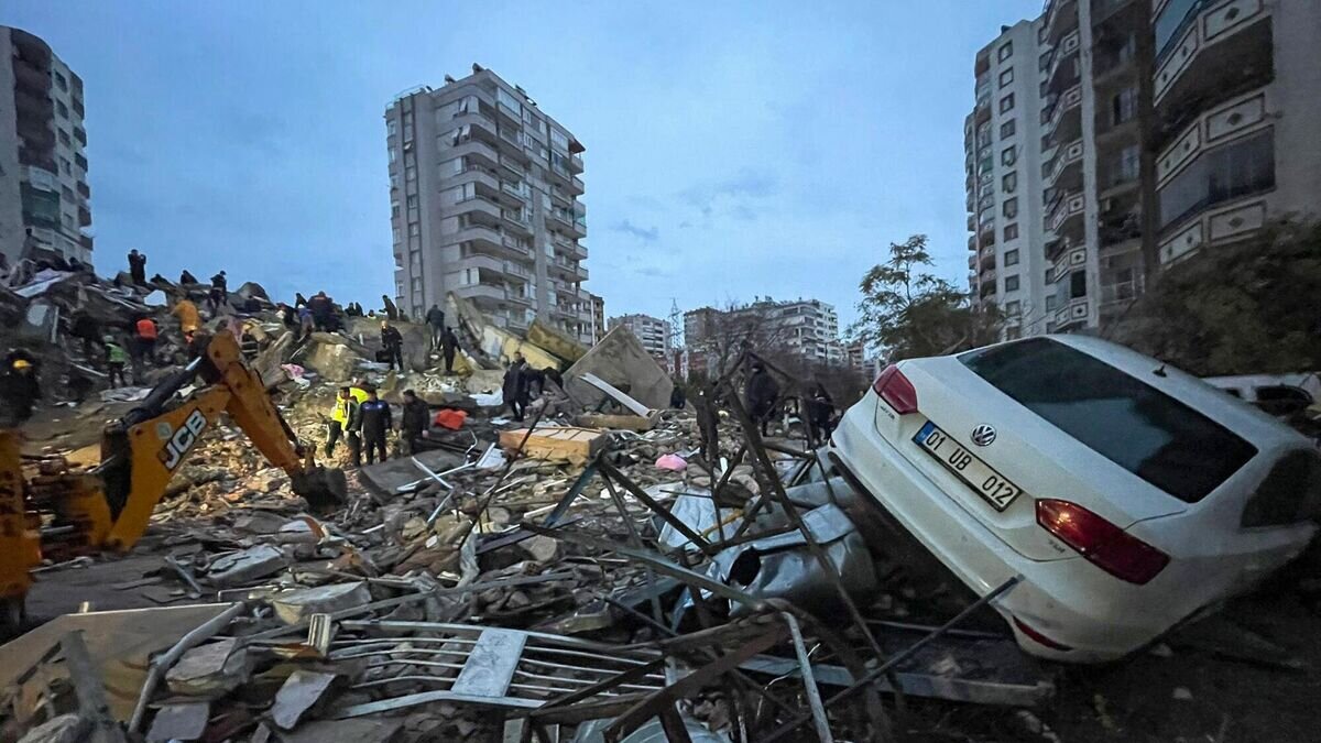    Последствия землетрясения в Адане, Турция© AP Photo / DIA Images
