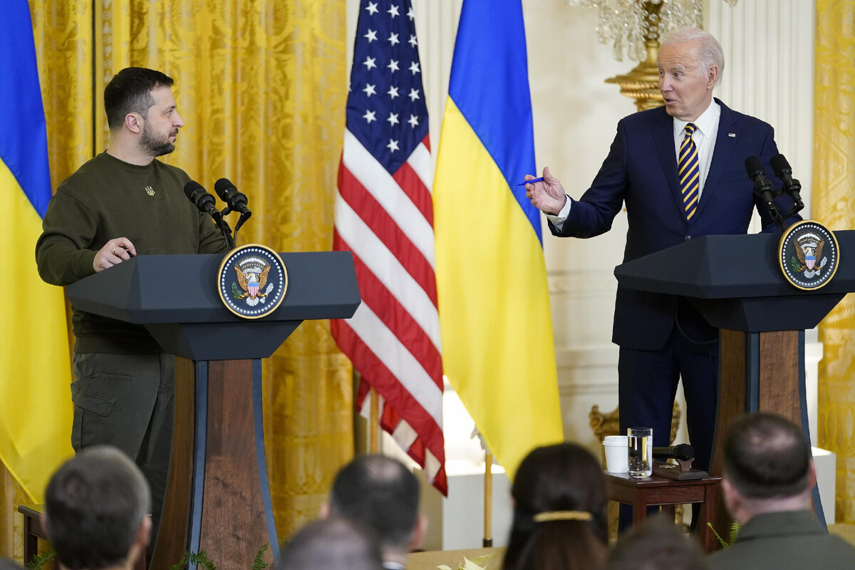 Президент США Джо Байден и президент Украины Владимир Зеленский во время пресс-конференции в Белом доме в Вашингтоне. 21 декабря 2022 года