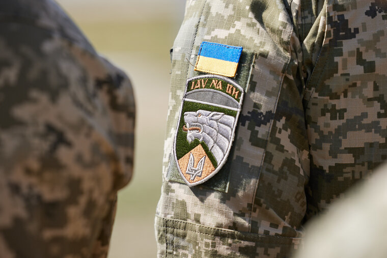    За несколько тысяч гривен украинский солдат может откупиться от передовой