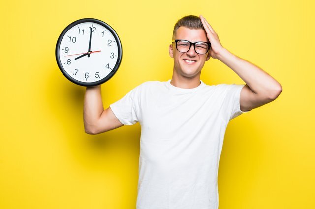    Почему в России предлагают вернуться к сезонному переводу часов?