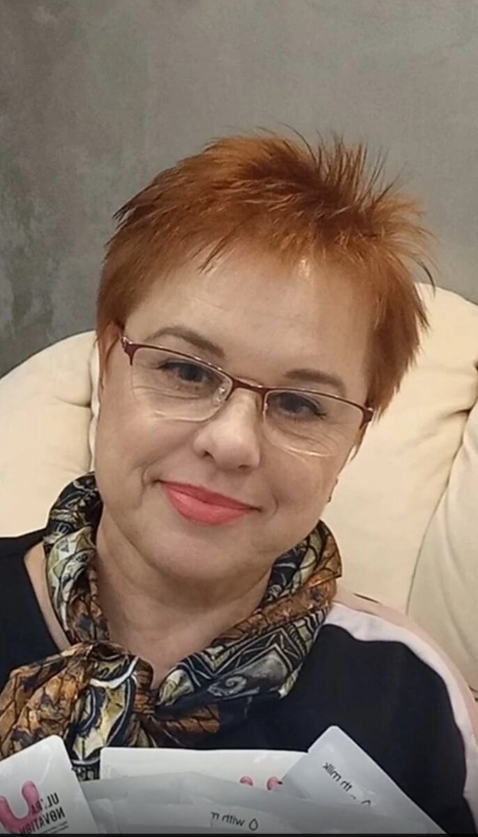  В нашем возрасте обязательно надо следить за собой. Но для этого надо пользоваться хорошей косметикой. 