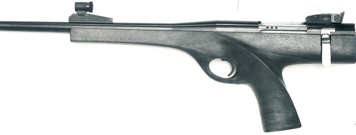 С этим пистолетом, представленным в 1978 году, спустя два года уже был поставлен национальный рекорд, причем самим владельцем компании, его производившей