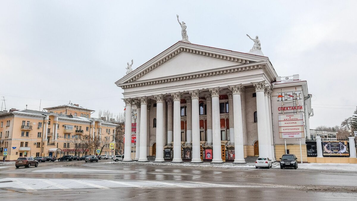     В Волгограде могут увековечить память нескольких известных деятелей: основателя волгоградского НЭТа Отара Джангишерашвили, известного актера Петра Зайченко и китайского лидера Мао Цзэдуна. Впрочем, самих волгоградцев куда больше беспокоит возможное скорое подорожание риса.