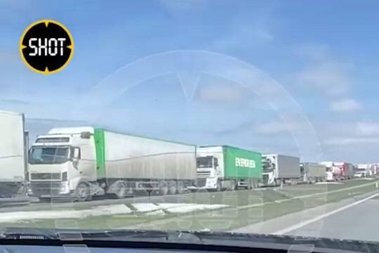    На трассе М-4 «Дон» в Ростовской области вновь собралась огромная пробка