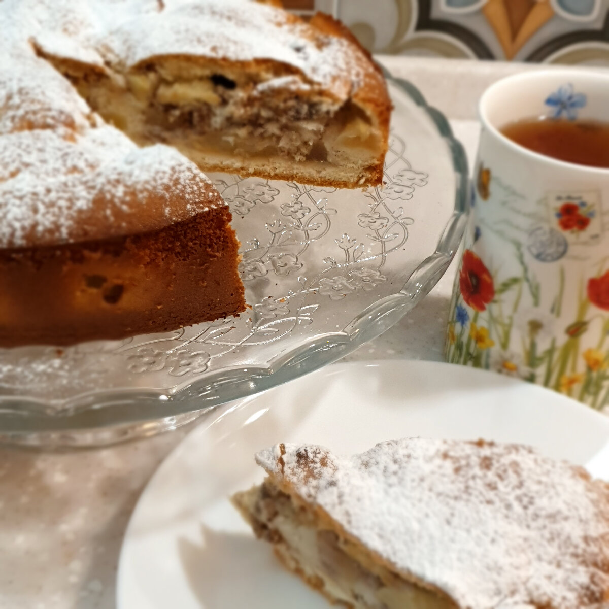 шарлотка с яблоками и грецкими орехами в духовке пышная рецепт | Дзен