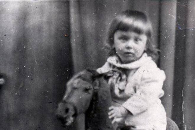 Олег в детстве. Фото из открытых источников