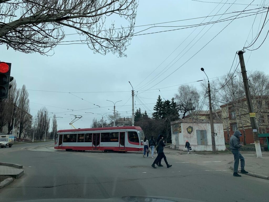  Енакиевцы получили от Ленинградской области новые и удобные трамваи