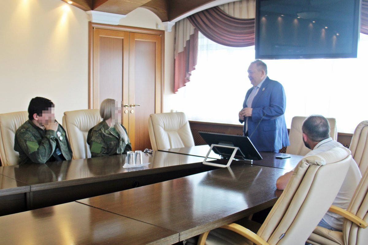    Два владимирских медика из зоны СВО награждены почётным знаком губернатора