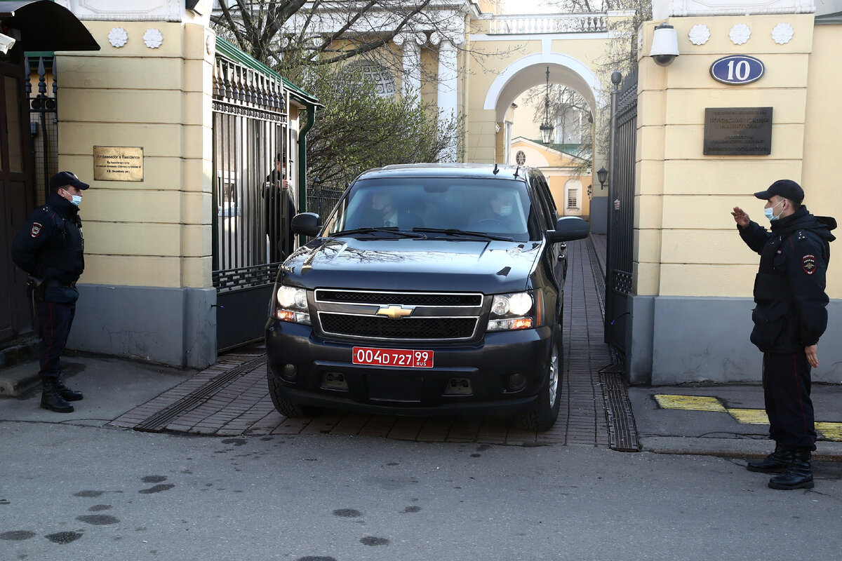 охранник посольства сша в москве