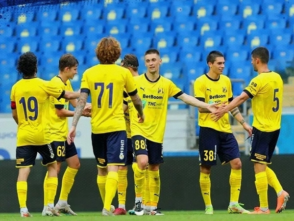 Впервые в ходе этой предсезонки жёлто-синие сыграли с командой РПЛ. Ранее были матчи против команды Второй («Форте») и Первой лиг («Черноморец» и махачкалинское «Динамо»).
