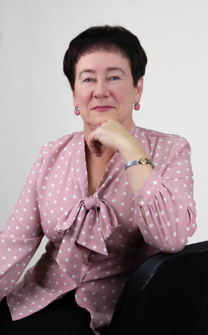 Марина Ларионова, доктор филологических наук, профессор кафедры отечественной и зарубежной литературы ИФЖиМКК ЮФУ и главный научный сотрудник Южного научного центра РАН 