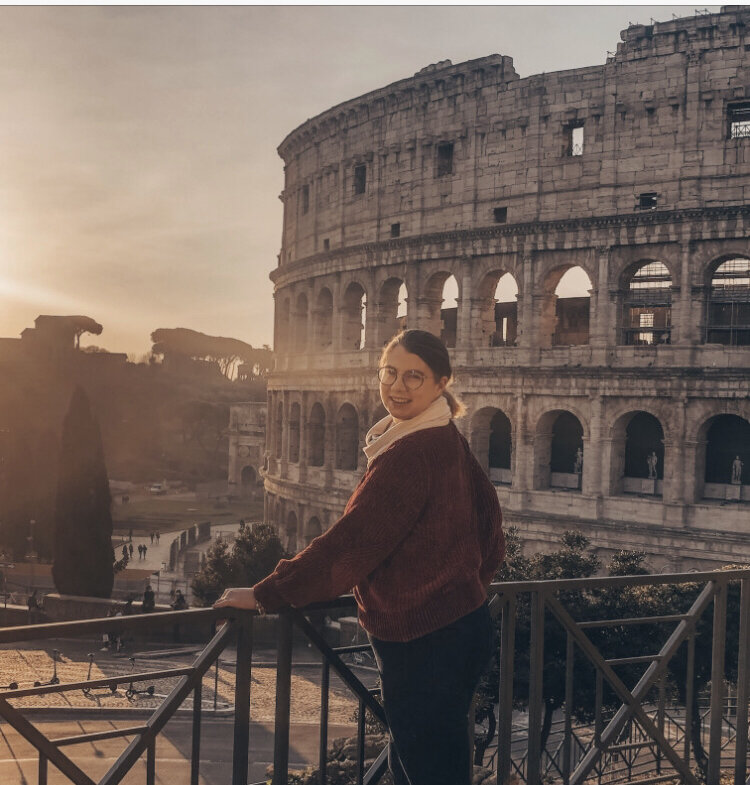 Выпить кофе напротив Колизея - особенный восторг. 