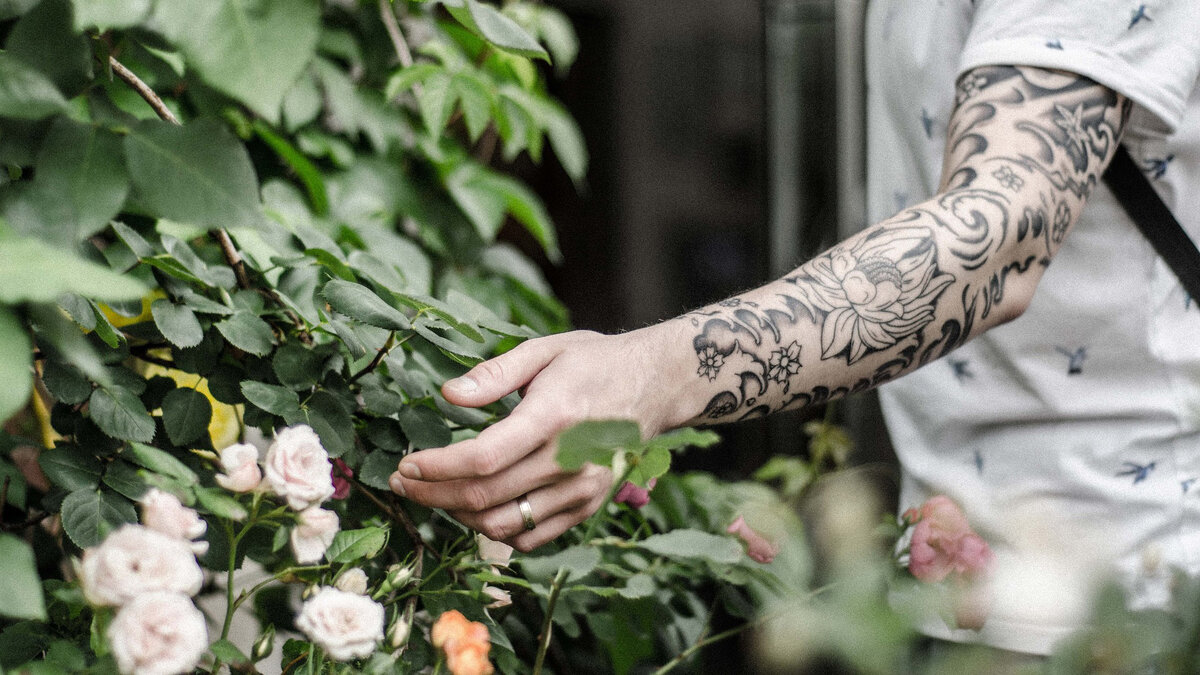 Обычно в Австралии делают тату "рукава" и делают обе руки