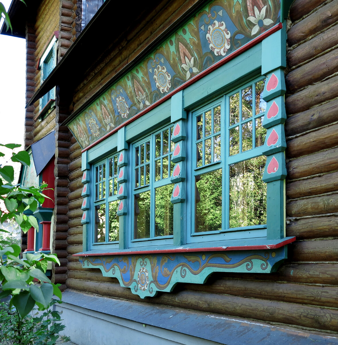 Чудные окошки. Окна столовой.