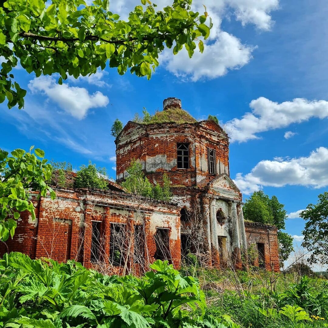 Церковь Трех Святителей