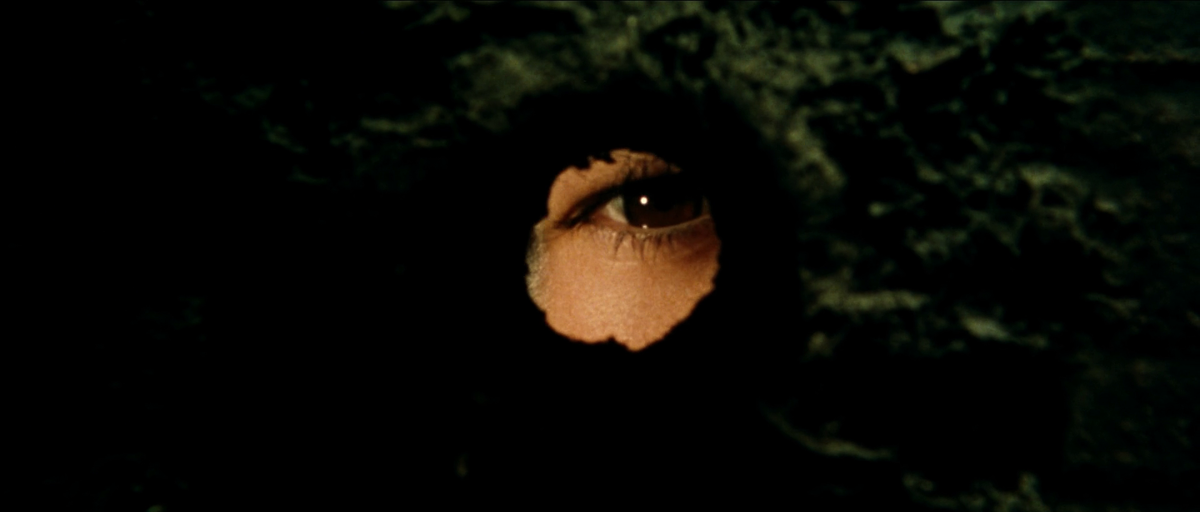 Тебя отправили подслушивать, а ты подсматриваешь