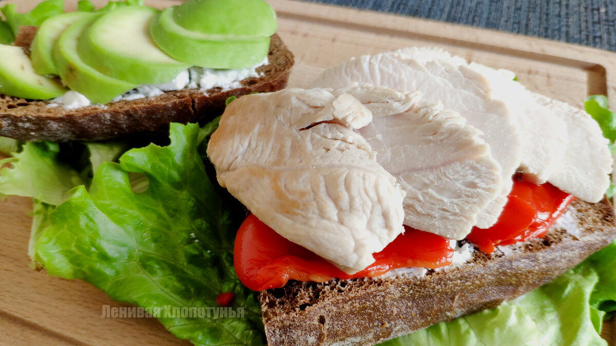 Вкусный и полезные тосты с авокадо и индейкой