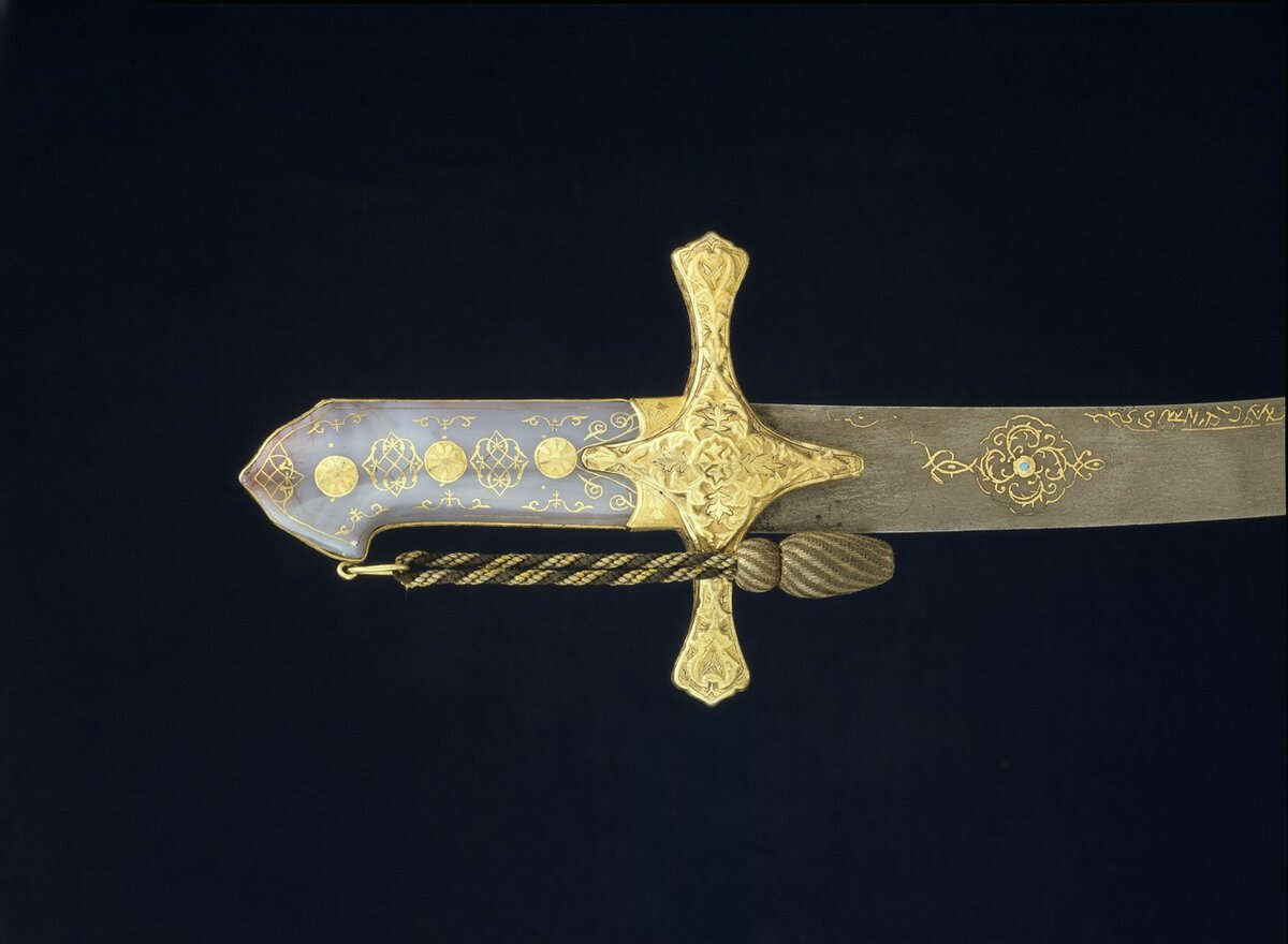 Дарственный меч сталинграду от короля великобритании. Экскалибур, меч короля артураехкалибур. Клайд меч. Меч георга vi. Сталинград меч георга.