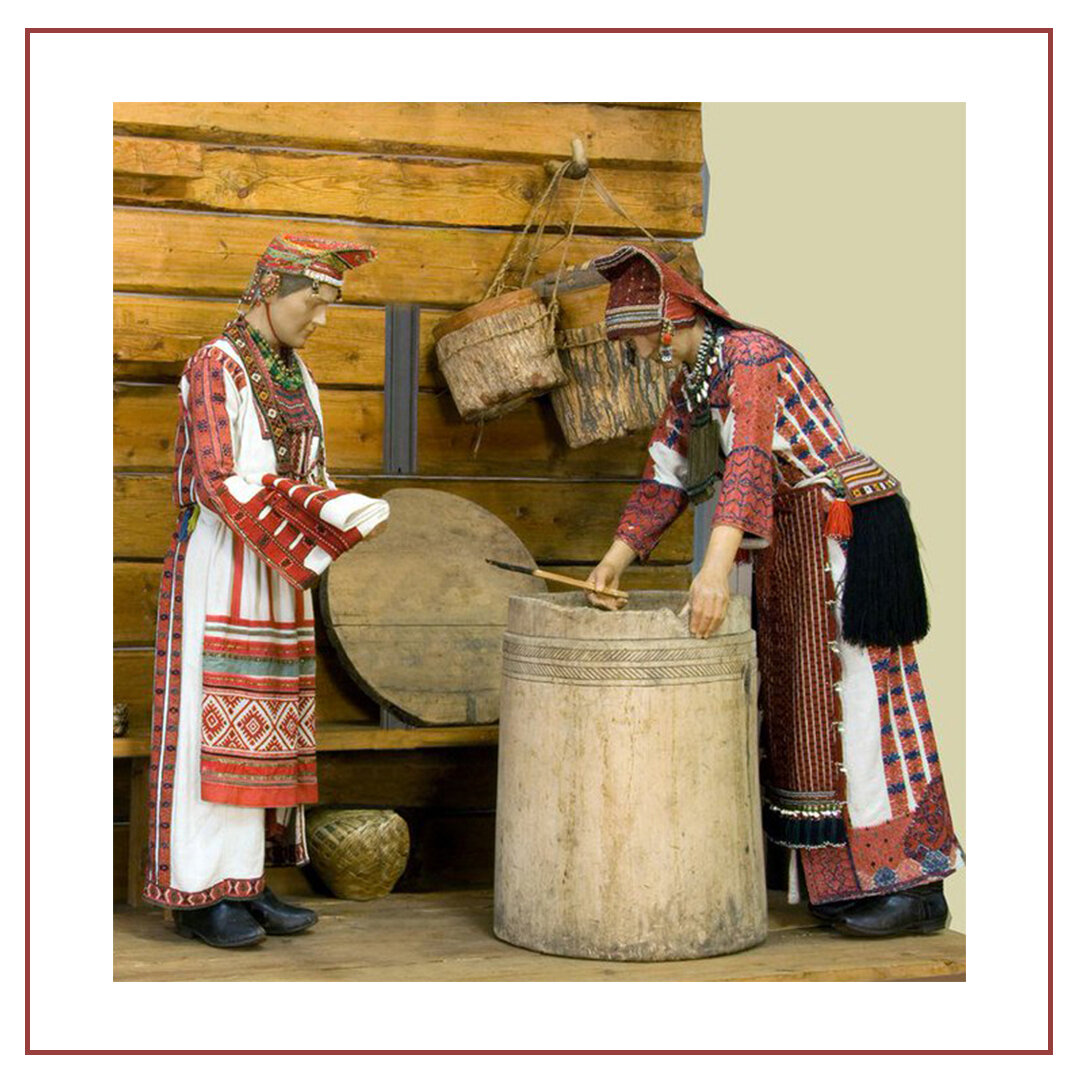 Сцена «Свадьба» на экспозиции «Народы Поволжья и Приуралья. Середина XIX – начало XX в.» РЭМ.
