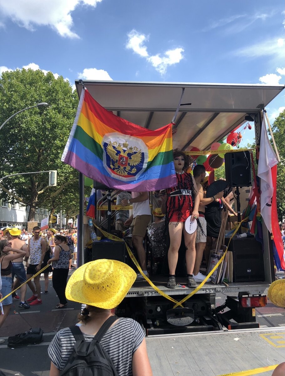 Листайте галерею, тут 4 фото