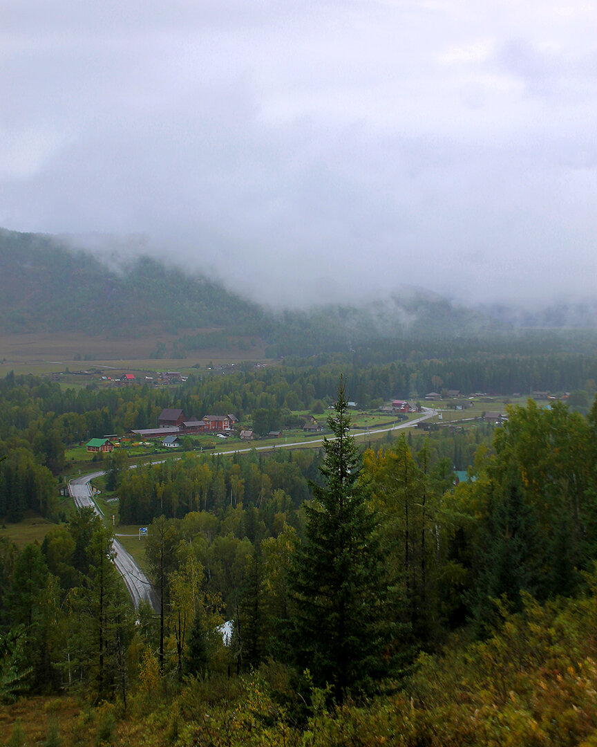 Вид на деревню с горы.