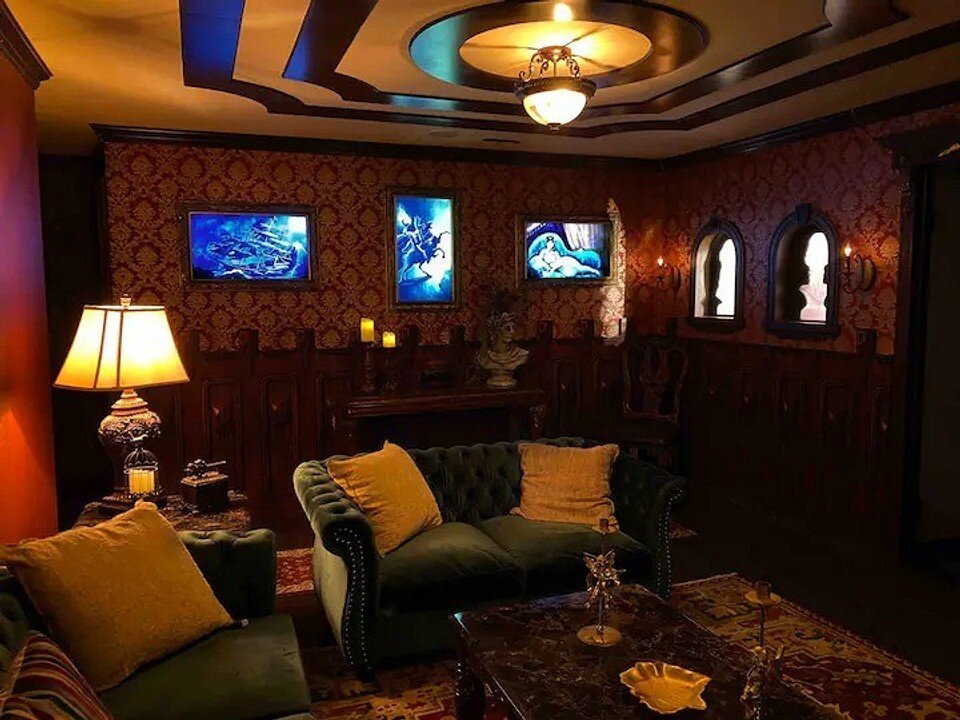    Airbnb/Haunted Mansion inspired Ghostly Retreat