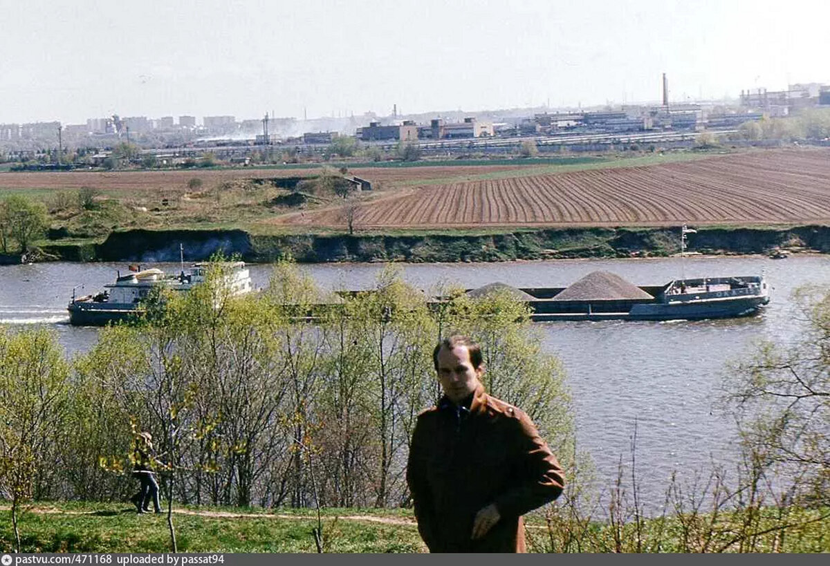 01. Вид на поля батюнинского колхоза "Огородный Гигант" в конце 80-х годов XX века на фотографии с сайта pastvu.com