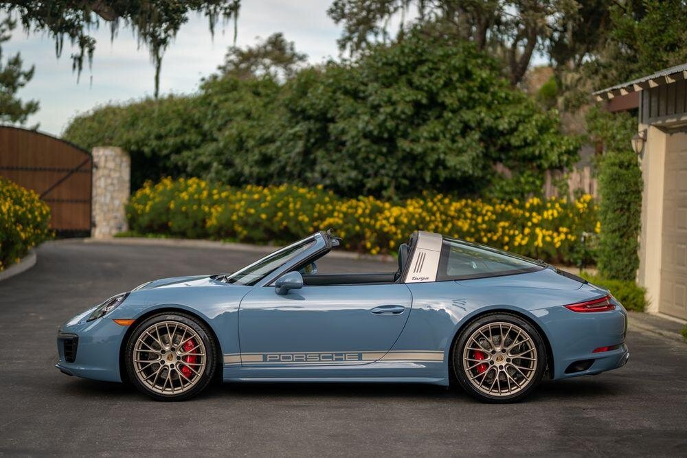 Porsche 911 Cabriolet Blue