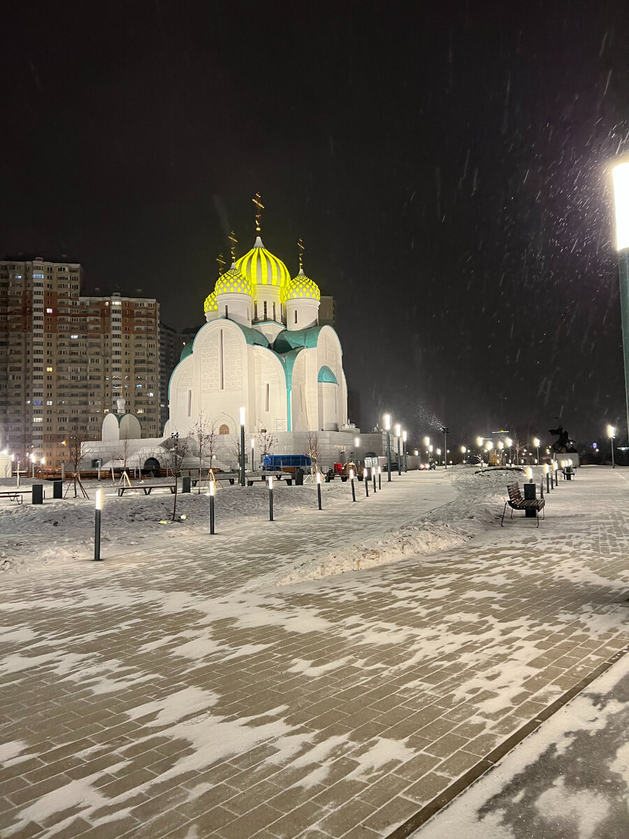 Сегодня утром, пока гуляли с Рэем)))