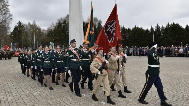     Городской координационный центр патриотического воспитания и допризывной подготовки был открыт при администрации города Юности.