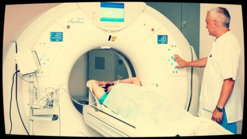 Находясь под  излучением, среди других медиков оказались долгожителями, причем онкология у них встречается реже.