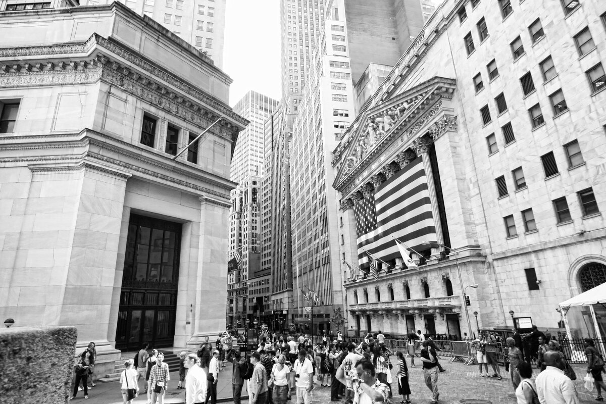 1929 год был назван годом. Уолл стрит Нью Йорк. Нью-Йорк 19 век Уолл стрит. Фондовая биржа Нью-Йорк 19 век. Уолл стрит улица в Нью-Йорке.