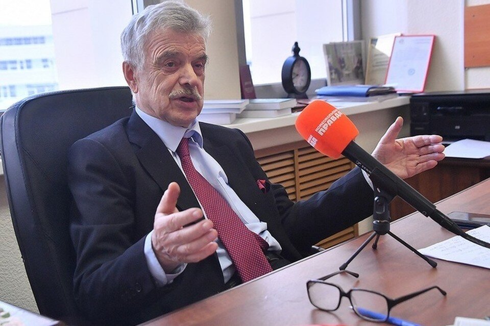     Руслан Хасбулатов скончался в Подмосковье 3 января. Владимир ВЕЛЕНГУРИН