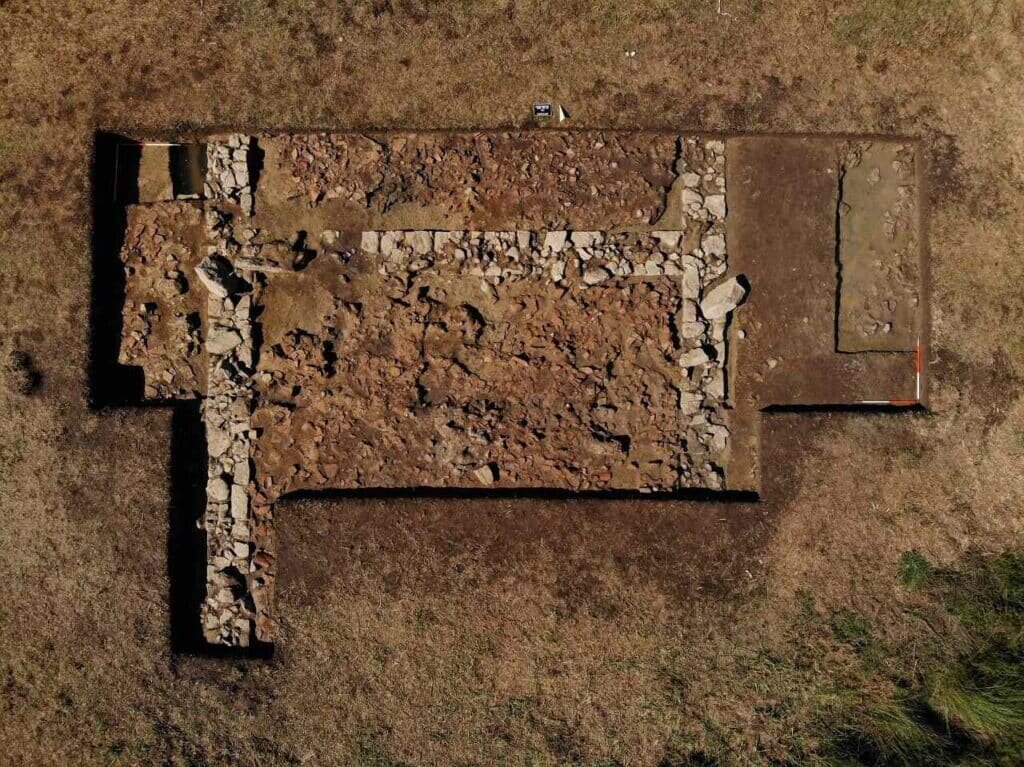    Фундамент храма / ©Dr. Birgitta Eder / Athens Branch of the Austrian Archaeological Institute