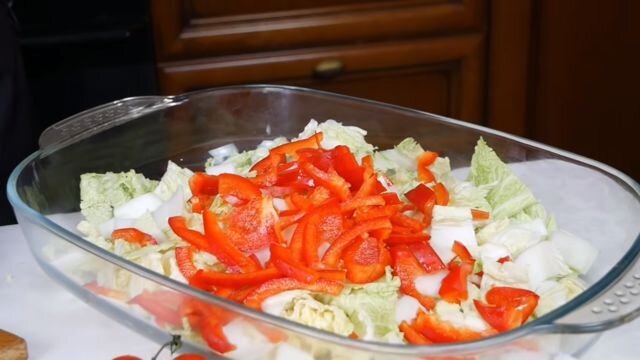 Рецепт греческого салата с сухариками - рецепт с фото
