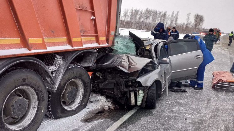 Два человека погибли в страшной аварии на 36-м км КАД