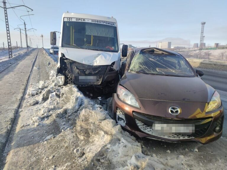    В Новотроицке в ДТП пострадала 57-летняя пассажирка маршрутной ГАЗели Белов Михаил Александрович