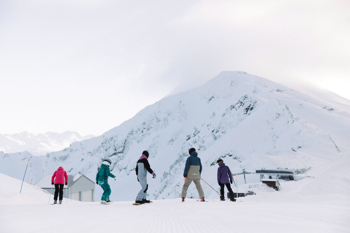 Вид с Роза Пик на Каменный Столб и станцию канатной дороги Тундра 