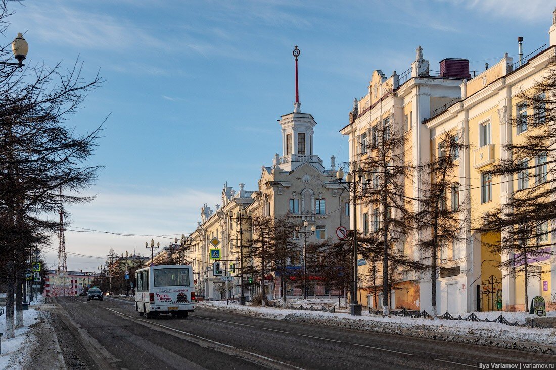 В Магадан надо ехать за природой, закатами, крабиками, сопками и, конечно,  за страшной историей этого места. | Илья Варламов | Дзен