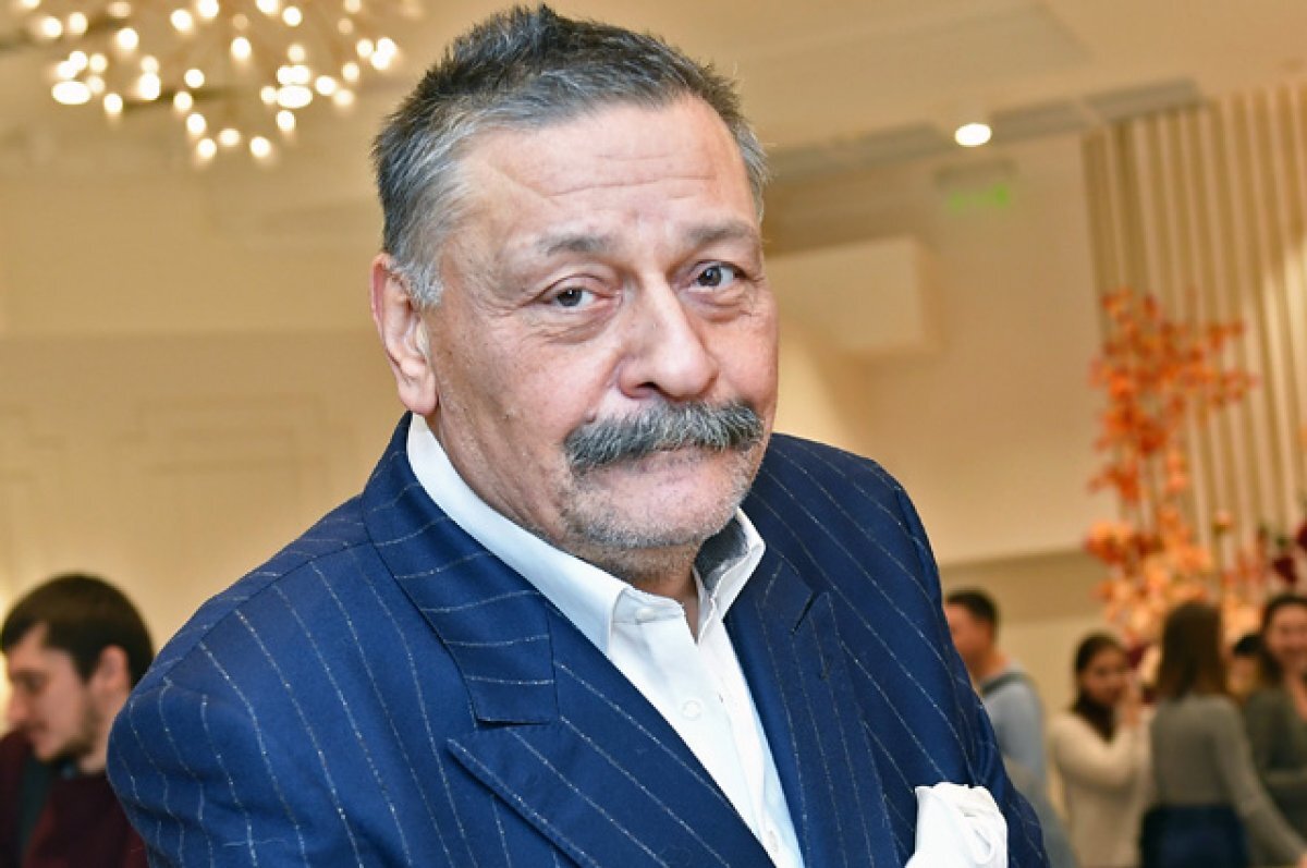    Дмитрий Назаров.