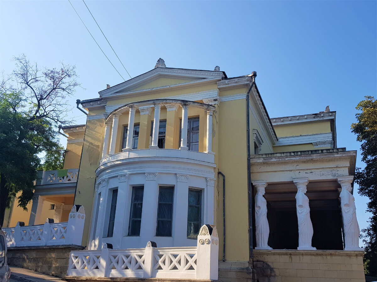 Феодосия. Дача "Милос". Фото Анна Карпенко. 