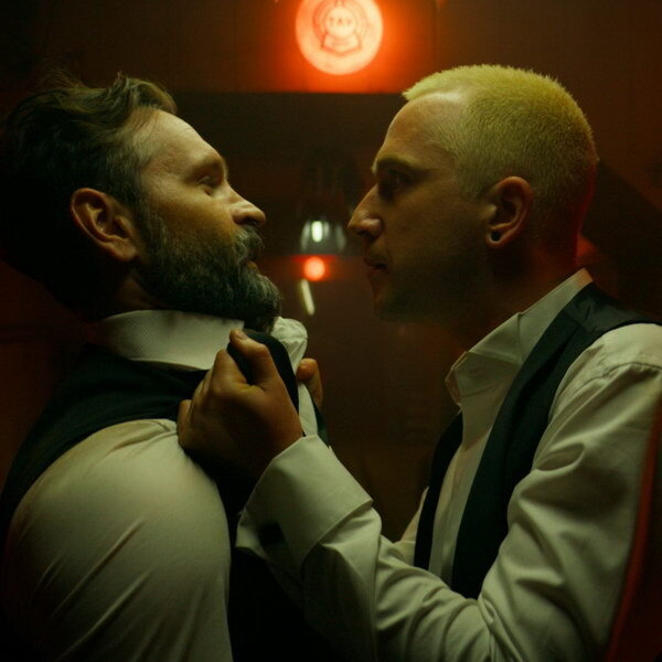     Братья спасают будущее, разгадывая тайны прошлого, в фильме «Сквозь время»