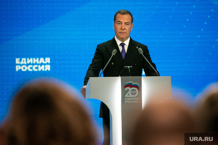    Третья мировая война начнется без танков, заявил Дмитрий Медведев