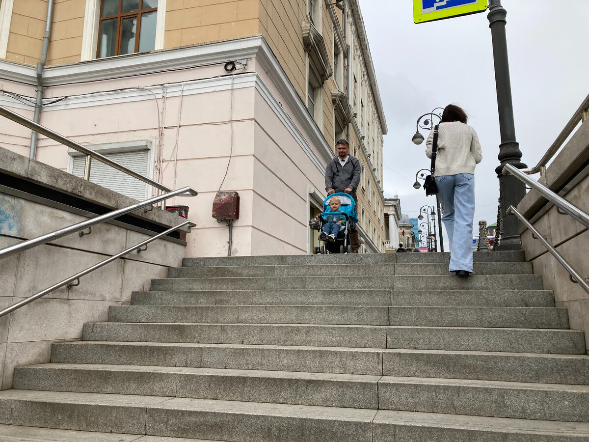 Лестницы везде. 