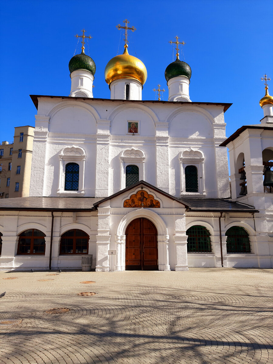 Фото автора : Сретенский мужской монастырь, г. Москва, Россия, метро Чистые пруды.