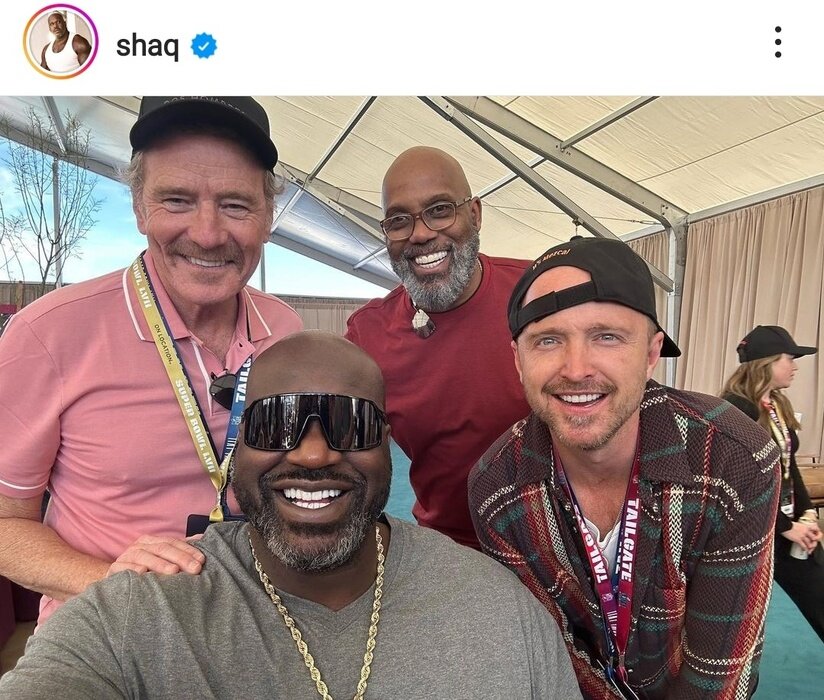     Один из лучших баскетболистов мира Шакил О'Нил и любимый всеми дуэт из "Во все тяжкие" Брайан Крэнстон и Аарон Пол.