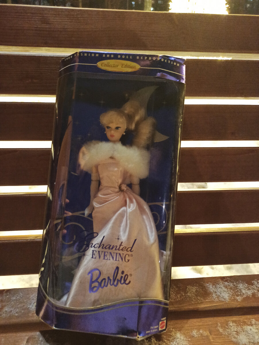 Хранить в коробке изначально не планировала, так что не беспокоилась за её сохранность 