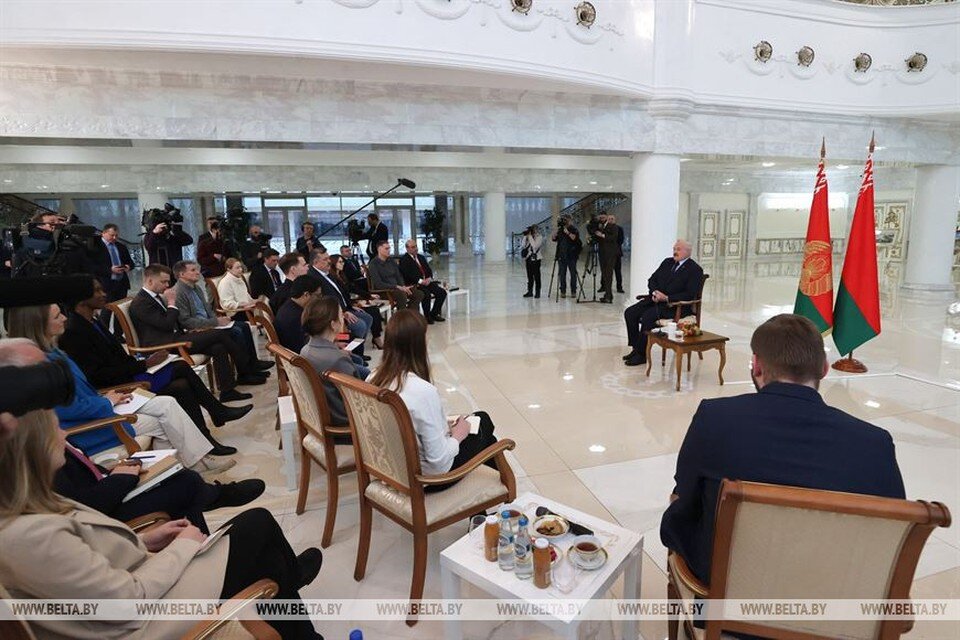     Александр Лукашенко встретился с иностранными журналистами во Дворце Независимости 16 февраля 2023 года. Фото: БелТА.
