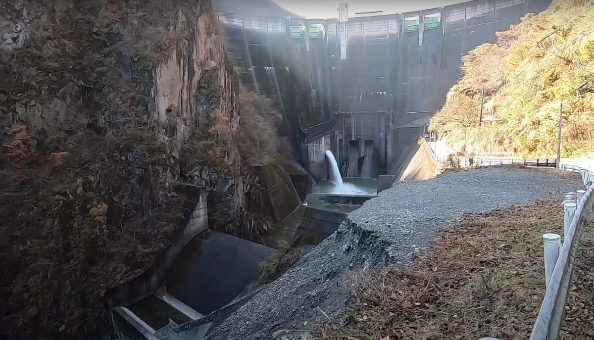 Поверхностный водосброс Гизельдонской ГЭС