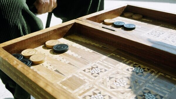    CC BY 2.0 / hope_n_forever / backgammon1